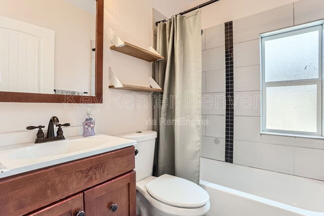 Photo - 1564 Tamarac St