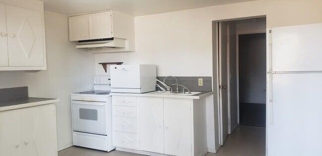 Photo - 2 bedroom 1 bath lower unit-Cheney Available for a September 10th Move In!! Unit 1305 2nd Street