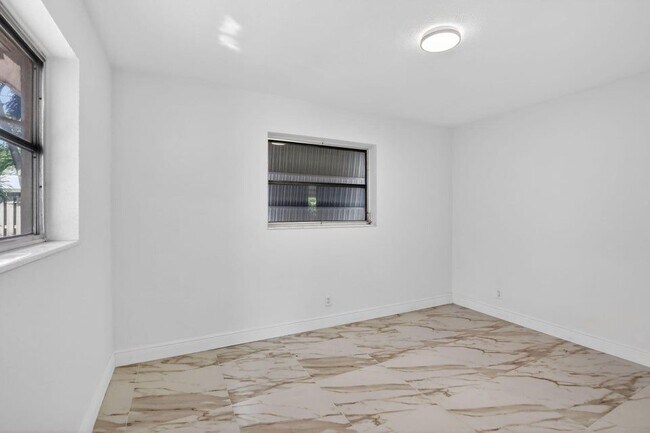 Photo - 5731 NE 17th Terrace