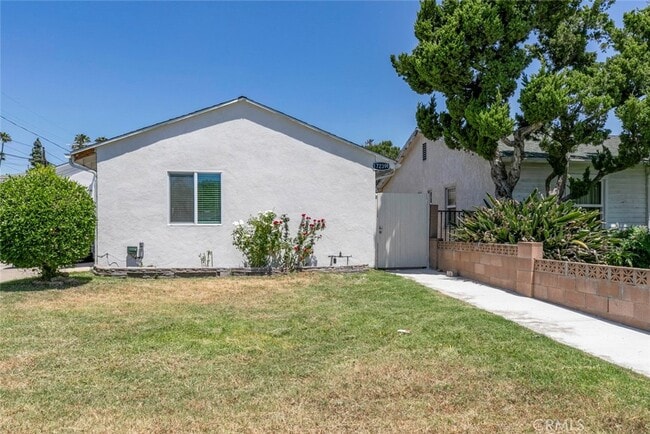 Building Photo - 17237 Kingsbury St Unit A-A Rental
