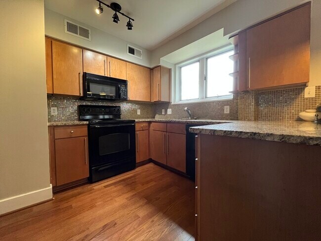 Photo - 2427 Vail Ave Unidad B20