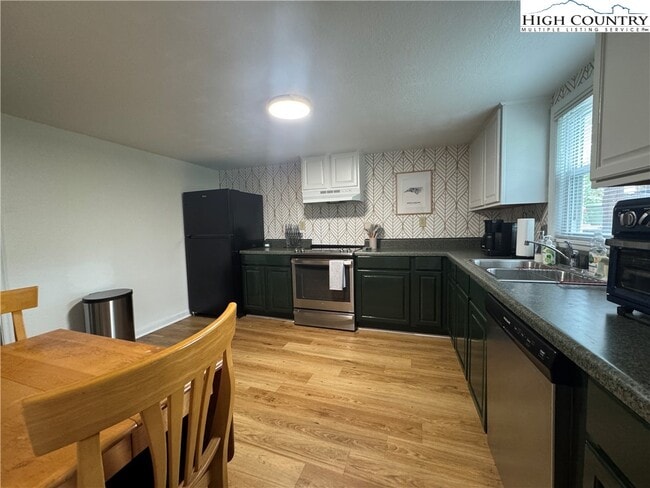 Photo - 358 Carl Giles Rd