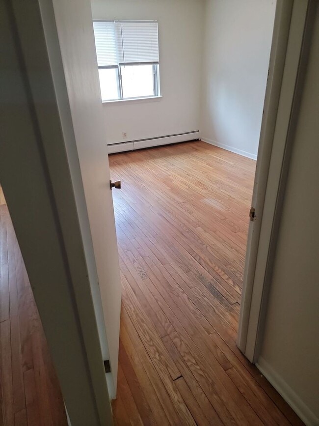 Photo - 1920 Lathrop Ave. (16 Unit)