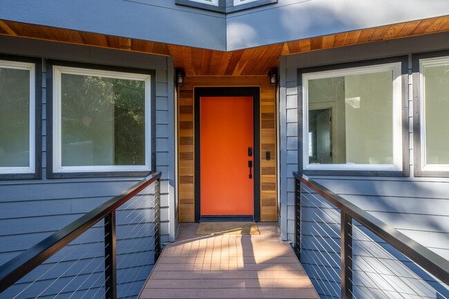 Photo - Sleek, spacious 3-bdrm/2.5-bath contemporary in SW Hills. Office, wine cellar, views, near Washin...