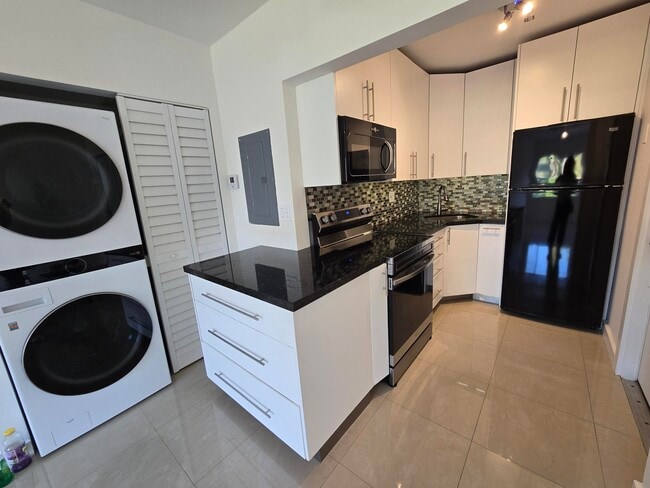 Photo - 201 SE 6th Ave Unit 16