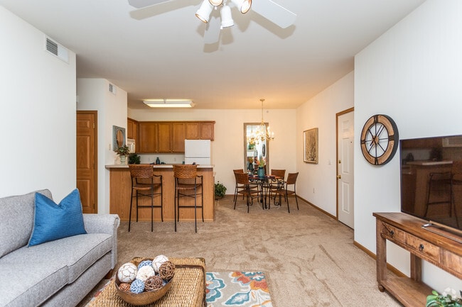 2BR, 2BA - 847 SF