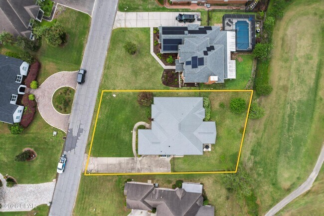 3243 Country Club Dr