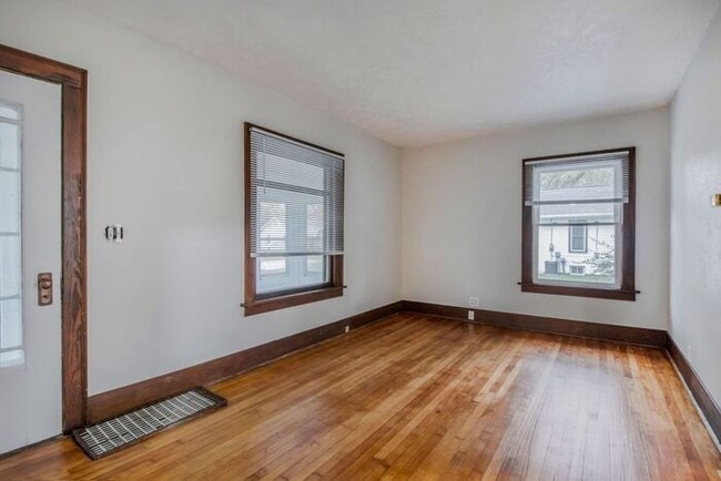 Photo - 548 Dayton Ave