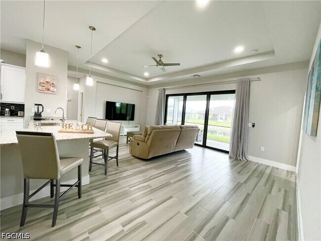 Photo - 812 SW 8th Pl