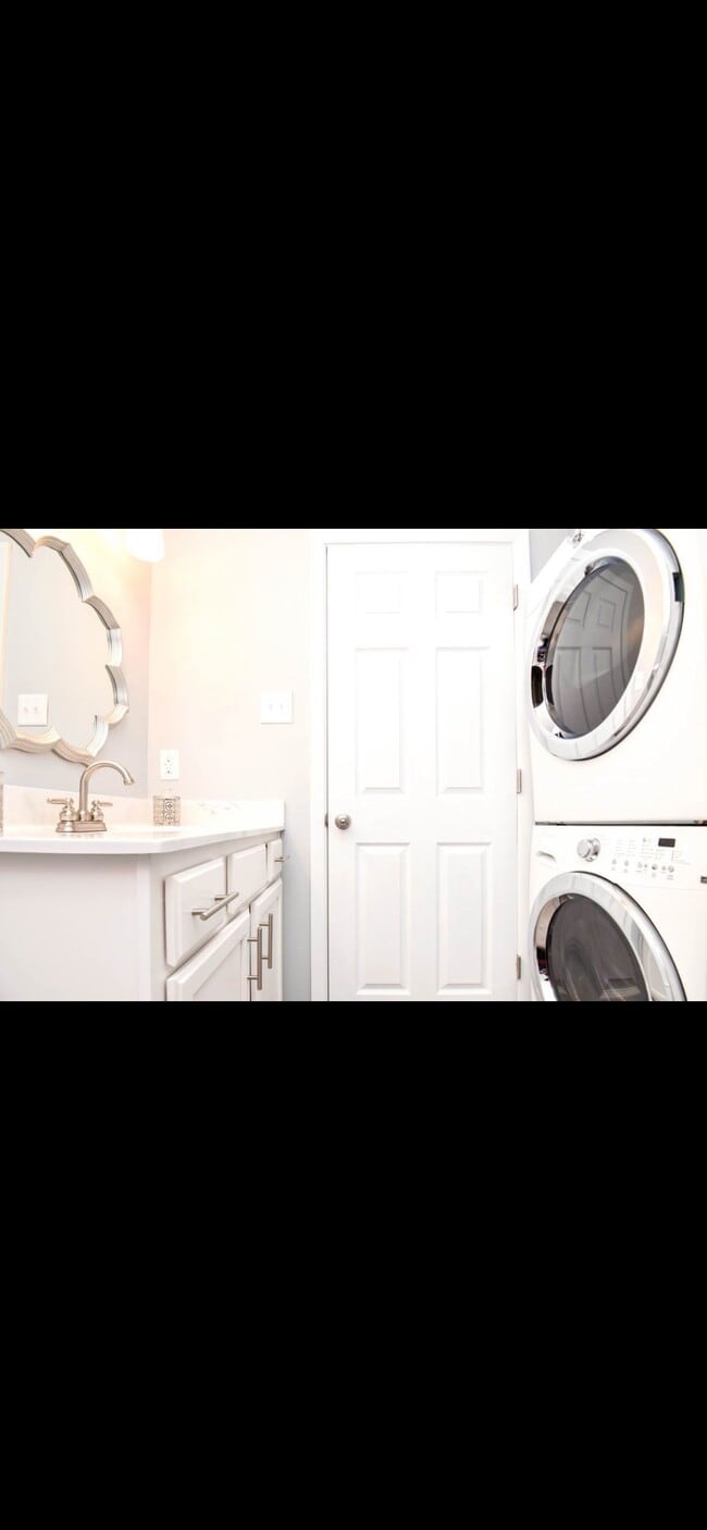 3111 Braddock Dr
