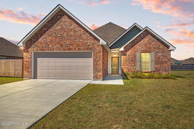 Photo - 207 Barnsley Dr