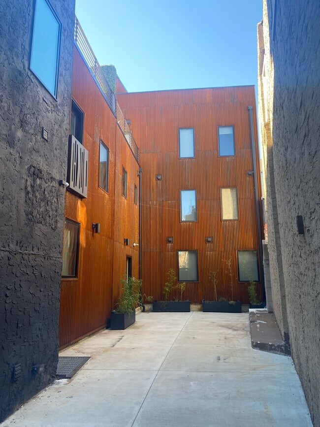 Photo - 2 bedroom/ 2 bathroom unit