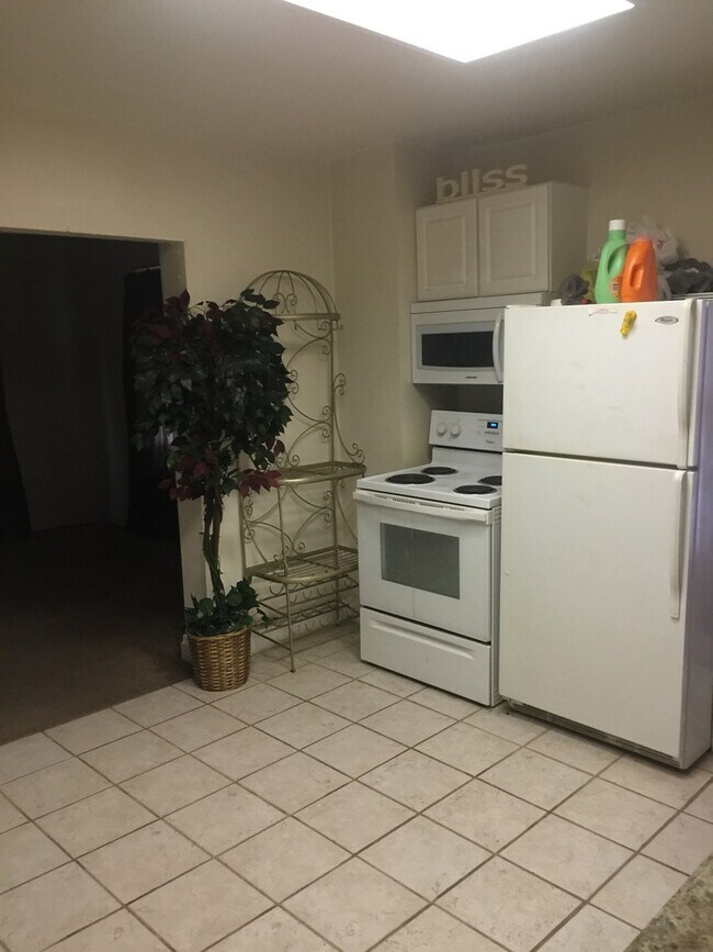 Photo - 226 Poplar St Unit 2nd floor