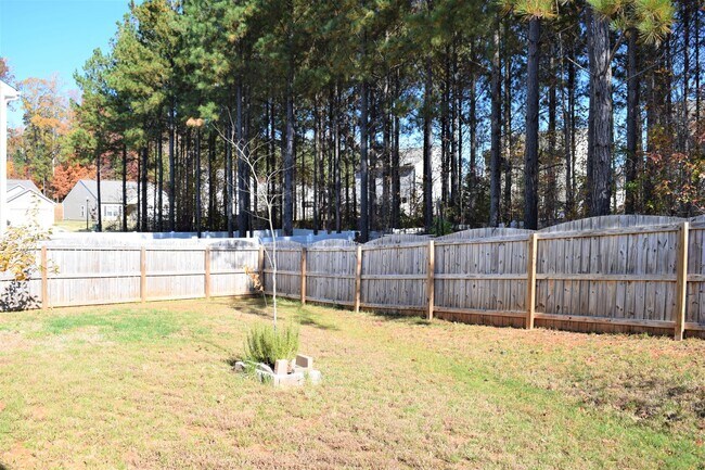 Photo - Beautiful Ranch Home - FENCED Yard - 2 car garage