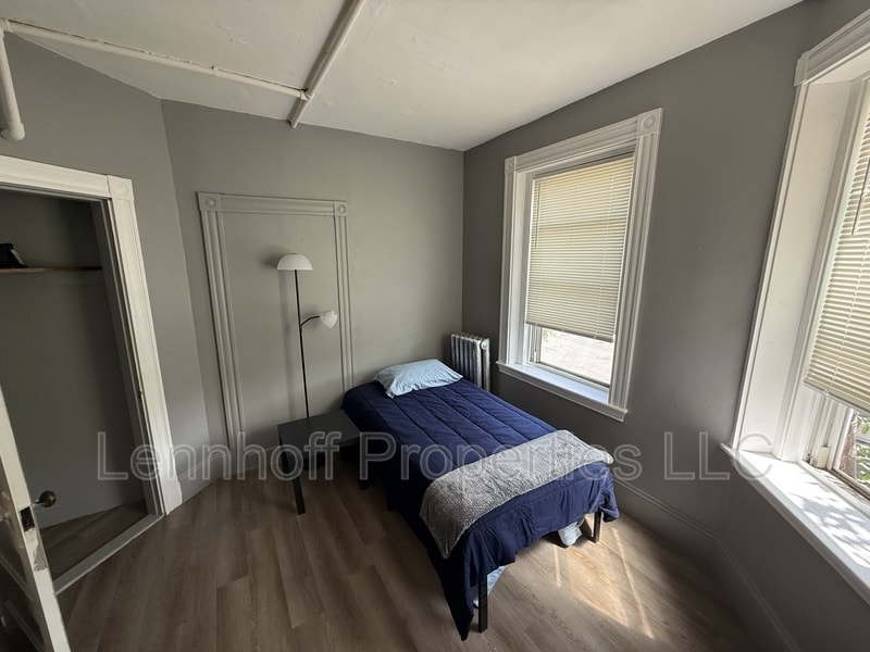 Photo - 376 Washington St