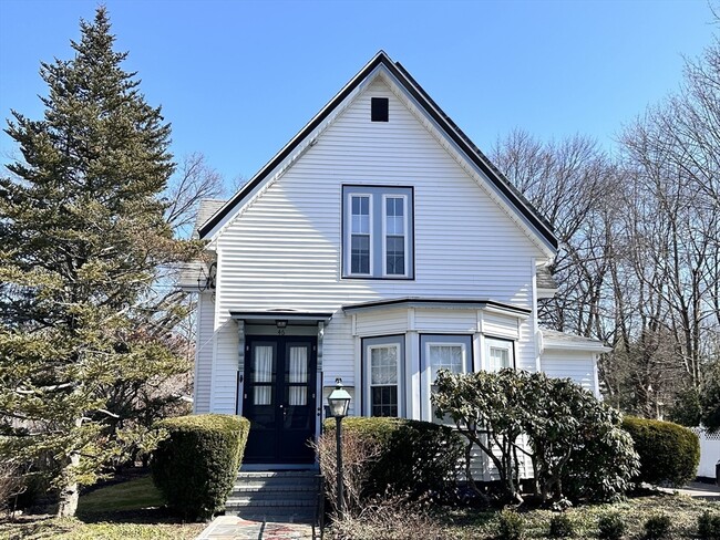 Building Photo - 46 High St Unit 2