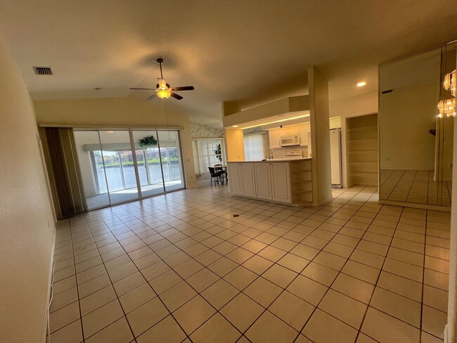 Photo - $2,095 ** AVAIL 9/1/25 ** LAKE SUZY ** 3 B...