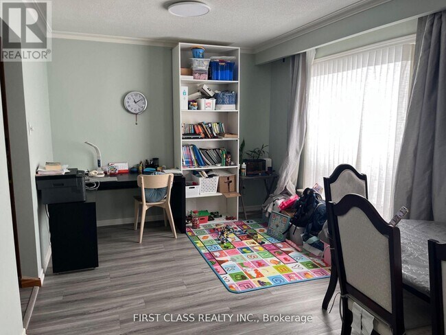 Photo - 14 Pringle Ave