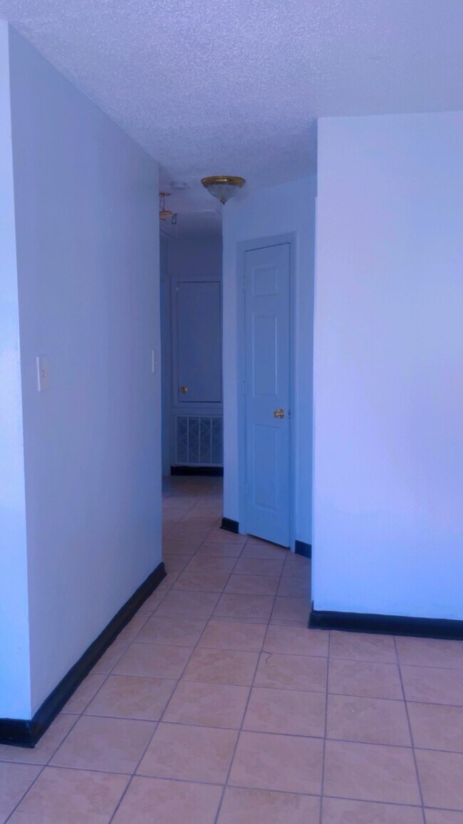 Photo - 4856 Dale St