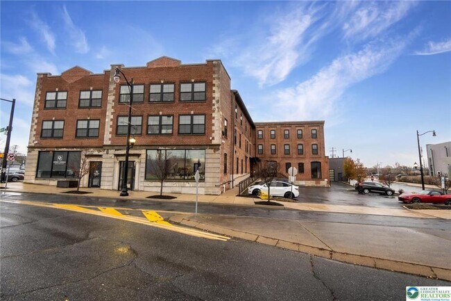 Photo - 107 Hamilton St Unit Residence 2