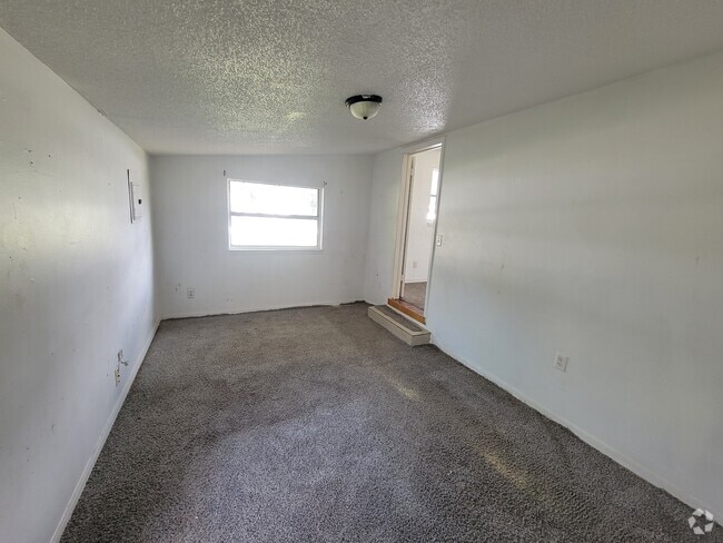 Building Photo - 702 22nd St Rental