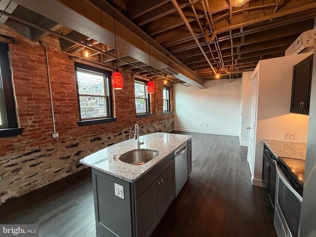 Photo - 820 W Market St Apartment