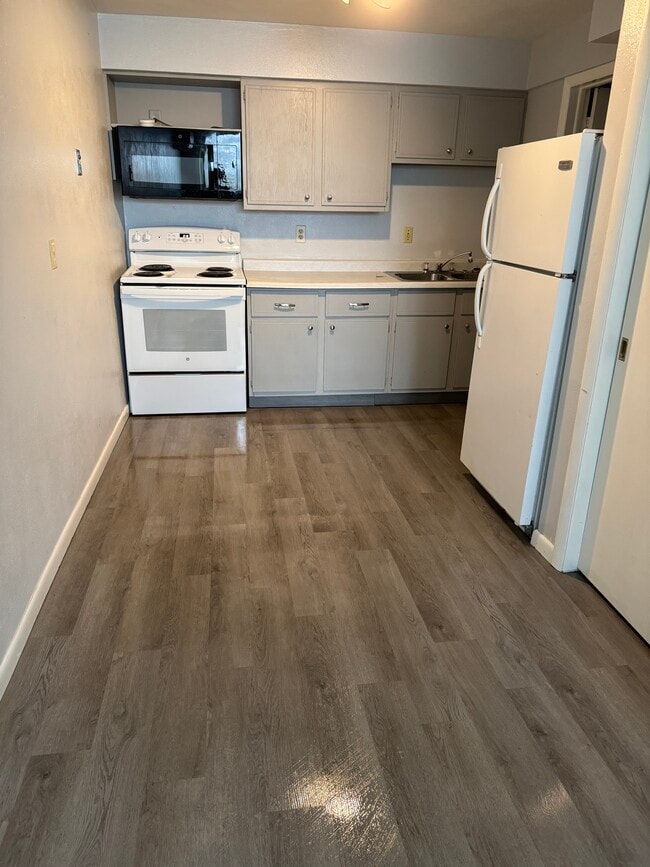 Photo - 770 University Ave Unit 3