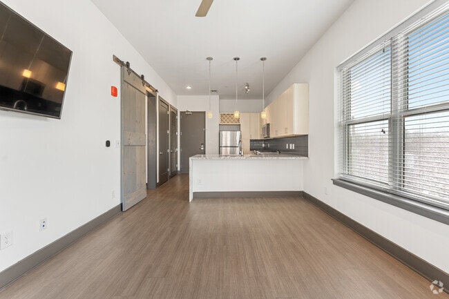 1BR, 1BA - 840SF - Living Room