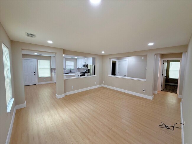 Photo - 3819 Banks Ridge Ln