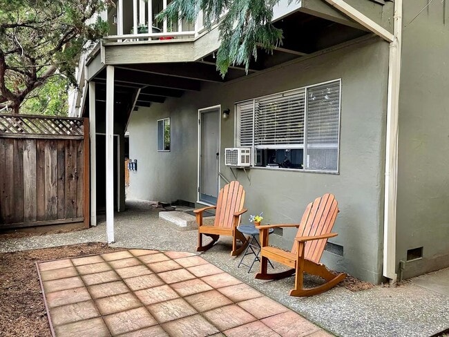 Photo - Charming Downtown Los Gatos – Remodeled 1 BR with Private Yard! Unidad 454 SAN BENITO AVE  #A
