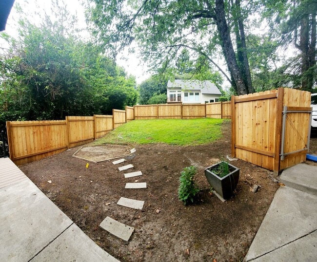 Photo - Maplecrest Unit B