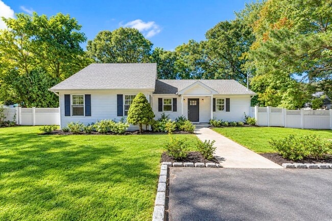 212 N Evergreen Dr