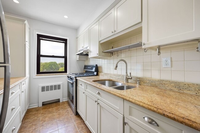 Photo - 2335 Hudson Terrace Unit D6