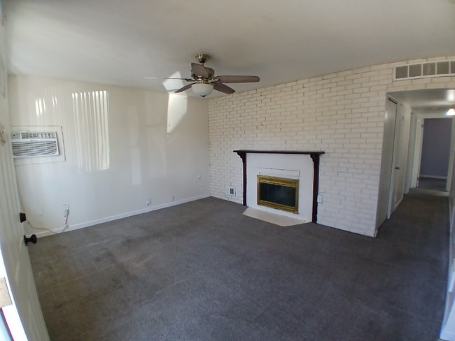 Photo - 5683 Gertrude St