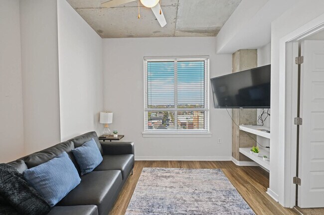 Photo - 28 Woolfe St Unit SI FL9-ID1509630P