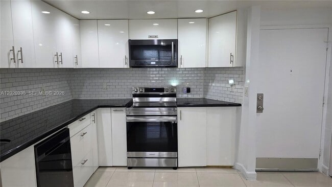 Photo - 1351 NE Miami Gardens Dr Unidad 511E