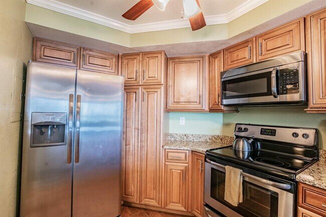 6295 Bahia Del Mar Cir Unit 401