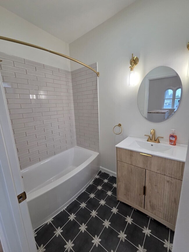 207 Cohannet St Unit 3R