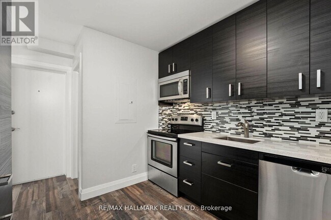 Photo - 276 King Edward Ave Unit 2