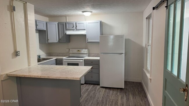 Photo - 1511 Molitor Ave