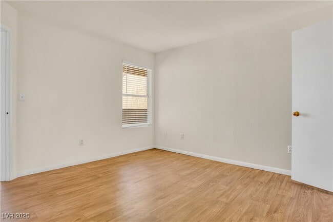 Photo - 2300 E Silverado Ranch Blvd Unidad 2003