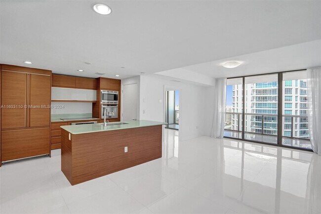 Photo - 5875 Collins Ave Unit 1803