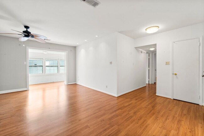 Photo - 2824 Briarhurst Dr Unidad 14