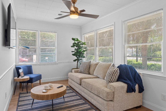 Photo - 403 11th Ave S