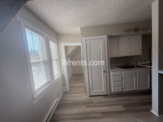 Photo - 1624 W 6th Ave Unit Apt 3