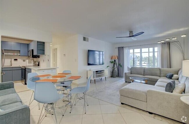 Building Photo - 3020 NE 16th Ave Unit 304 Rental