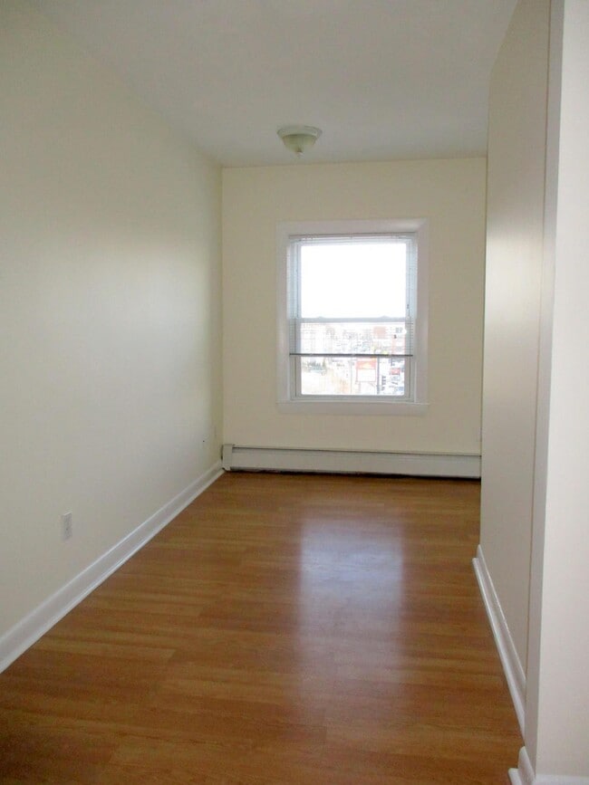 Photo - 2 Central St Unit #4