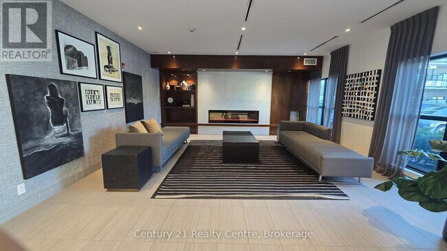 Photo - 102 Grovewood Common Unité 134