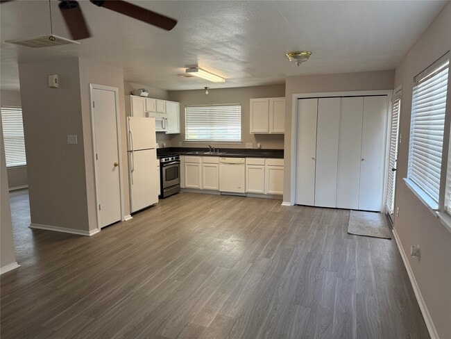 Building Photo - 19309 Richland Springs Dr Rental