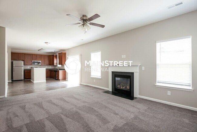Photo - 4 Bedroom Pet-Friendly Home in Charlotte, NC with Main Street Renewal